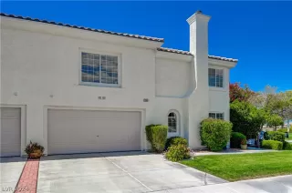 Photo #3: 2584700 Listing