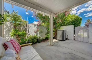 Photo #5: 2584700 Listing