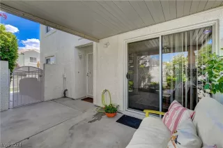 Photo #6: 2584700 Listing