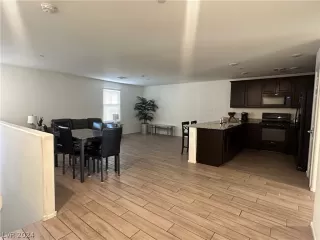 Photo #3: 2584710 Listing 