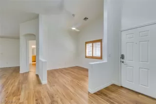 Photo #2: 2584717 Listing 