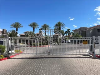 Photo #1: 2584749 Listing 