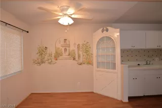 Photo #6: 2584765 Listing