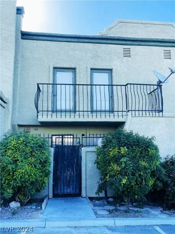 MLS: 2584809 Condo For Sale