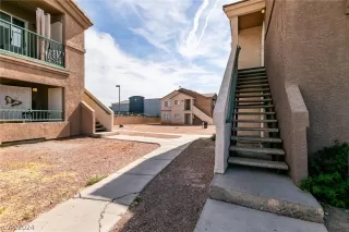 Photo #3: 2584810 Listing