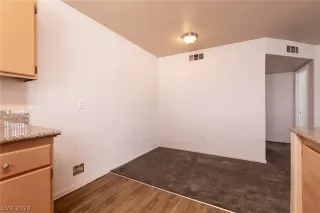 Photo #5: 2584810 Listing