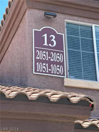 Photo #2: 2584822 Listing