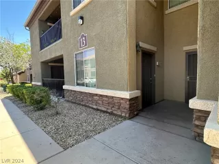 Photo #4: 2584822 Listing