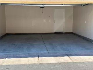 Photo #6: 2584822 Listing