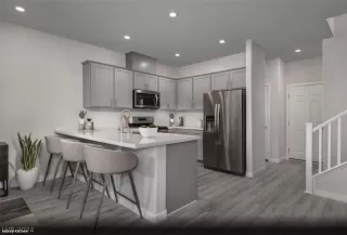 Photo #3: 2584849 Listing