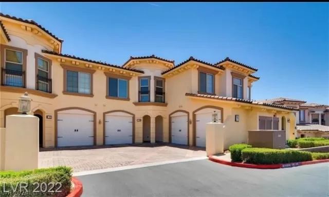 MLS: 2584854 Condo For Sale