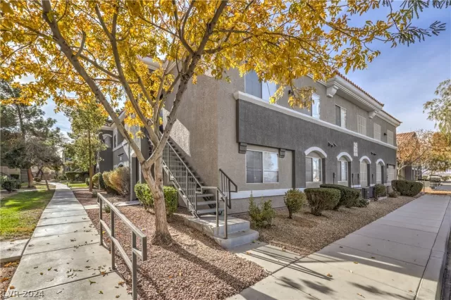 MLS: 2584865 Condo For Sale