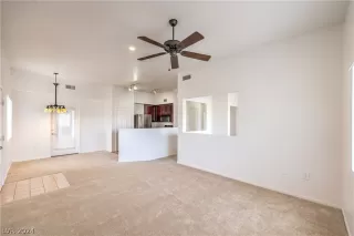 Photo #5: 2584865 Listing