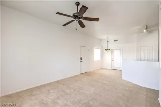 Photo #6: 2584865 Listing