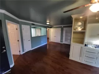 Photo #5: 2584876 Listing