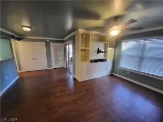 Photo #6: 2584876 Listing