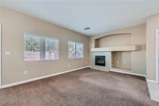 Photo #5: 2584891 Listing