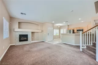 Photo #6: 2584891 Listing