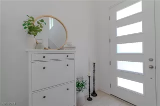 Photo #6: 2584913 Listing