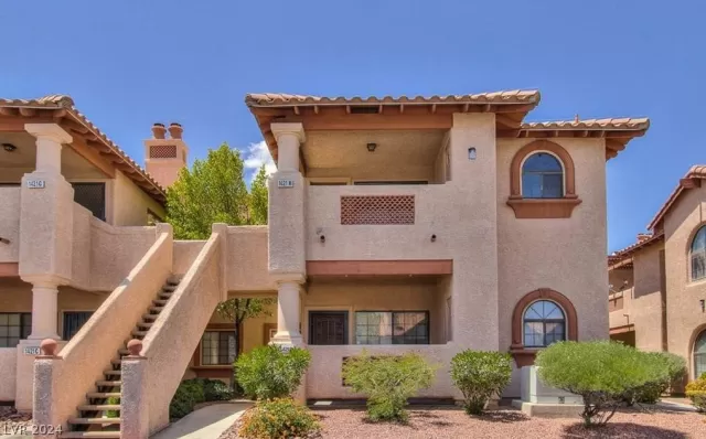 MLS: 2584946 Condo For Sale