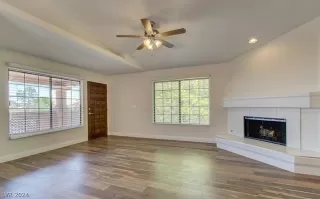 Photo #4: 2584946 Listing