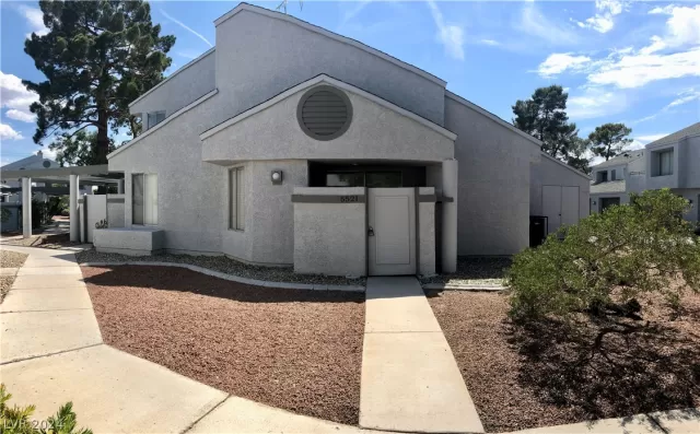 MLS: 2584952 Condo For Sale