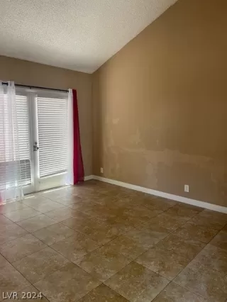 Photo #3: 2584952 Listing 