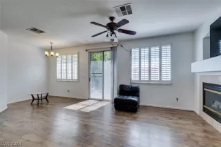 Photo #4: 2584974 Listing