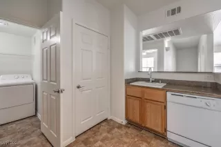 Photo #6: 2584992 Listing