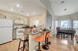 Photo #4: 2584994 Listing 