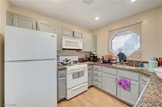 Photo #5: 2584994 Listing 