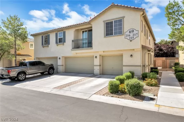 MLS: 2585000 Condo For Sale