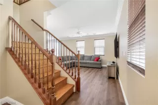 Photo #5: 2585000 Listing