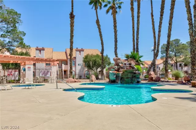 MLS: 2585032 Condo For Sale