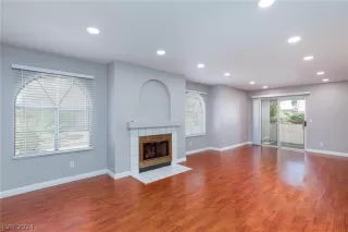 Photo #1: 2585032 Listing 