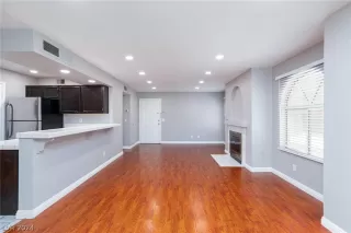 Photo #3: 2585032 Listing 