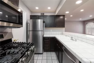 Photo #6: 2585032 Listing 