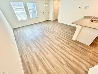Photo #4: 2585034 Listing 
