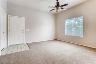 Photo #3: 2585045 Listing 