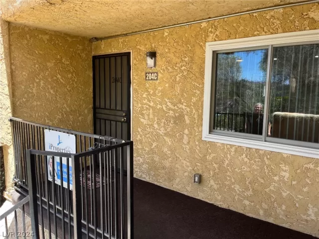 MLS: 2585053 Condo For Sale