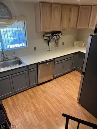 Photo #4: 2585053 Listing