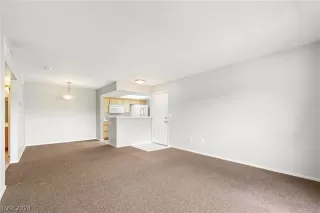 Photo #5: 2585057 Listing