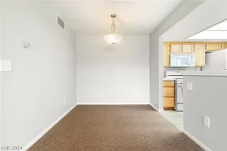 Photo #6: 2585057 Listing