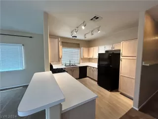 Photo #3: 2585073 Listing 