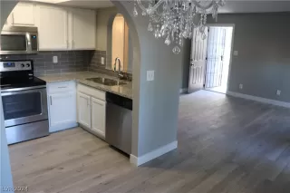 Photo #1: 2585091 Listing