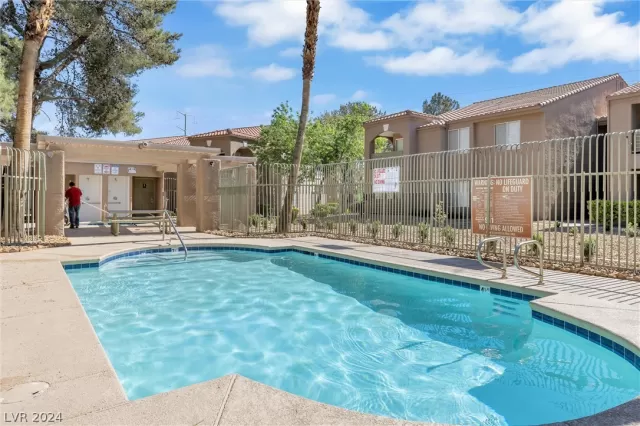 MLS: 2585119 Condo For Sale