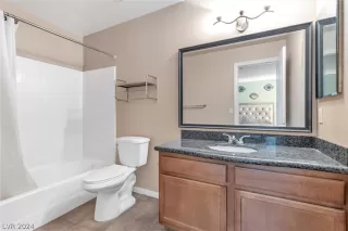 Photo #2: 2585119 Listing