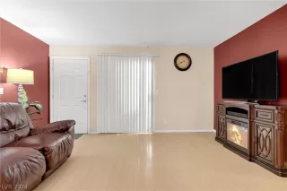 Photo #3: 2585119 Listing