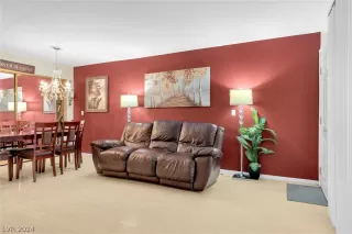 Photo #5: 2585119 Listing