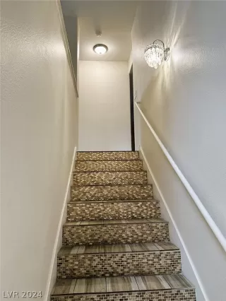 Photo #1: 2585151 Listing 